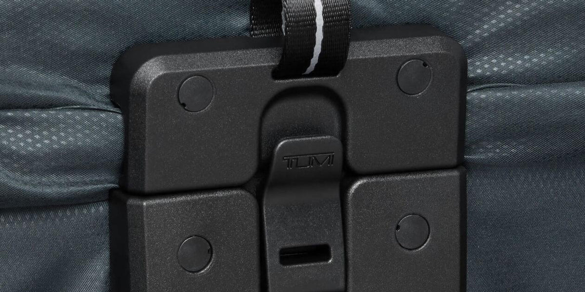 TUMI lever lock