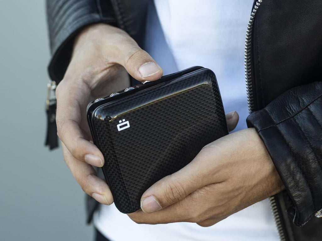 Ogon Carbon Code Carbon Fiber Vault Wallet, lifestyle