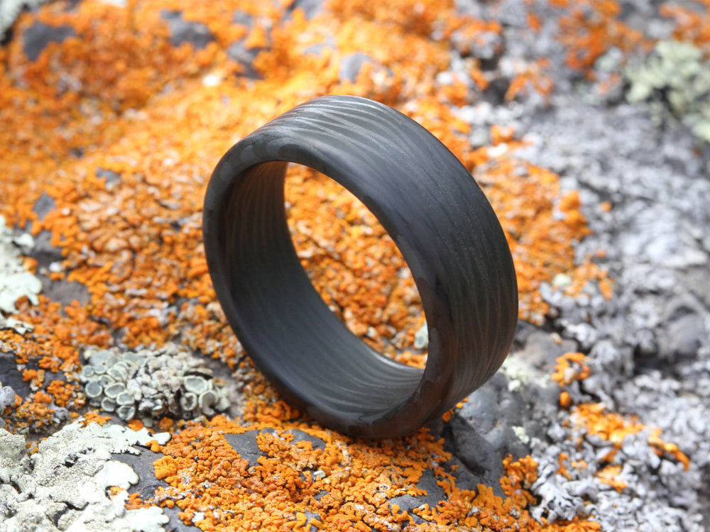 Wave ring on stone